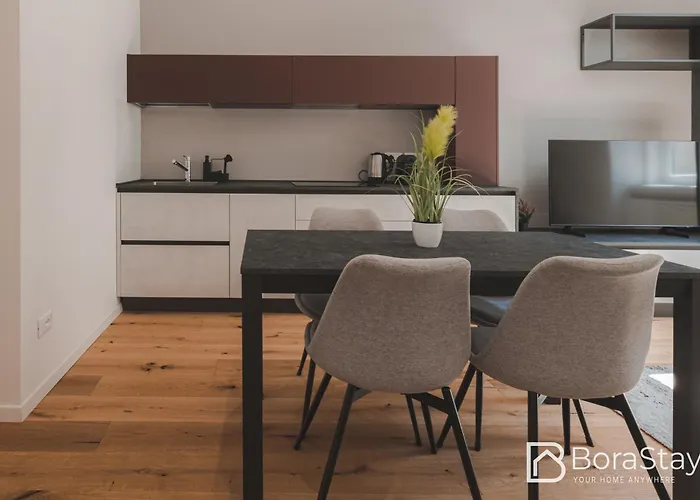 Vista Liberty - Center Ponte Rosso *